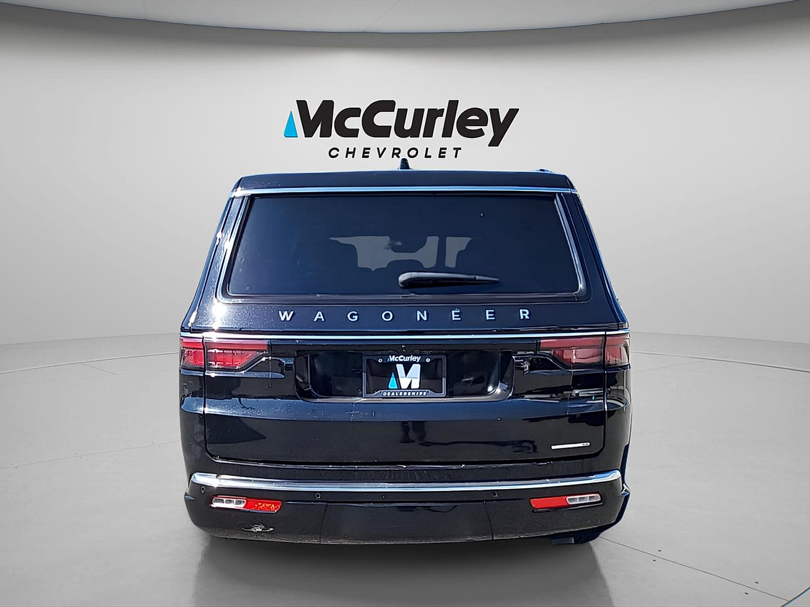 Used 2024 Jeep Wagoneer L Series II w/ Flexible Seating Group AWD/4WD image 6