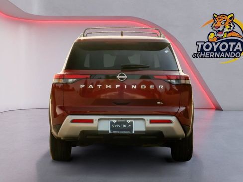 Used 2023 Nissan Pathfinder SL FWD image 7