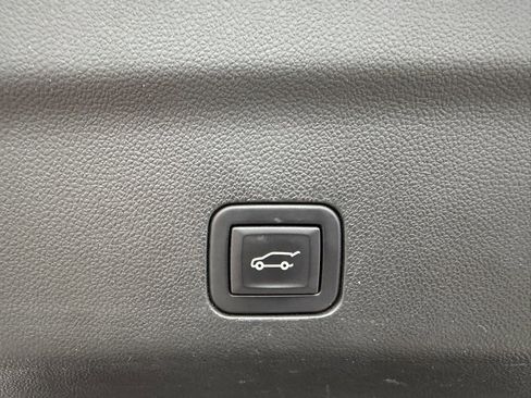 Used 2023 GMC Yukon XL Denali w/ Denali Reserve Package image 36