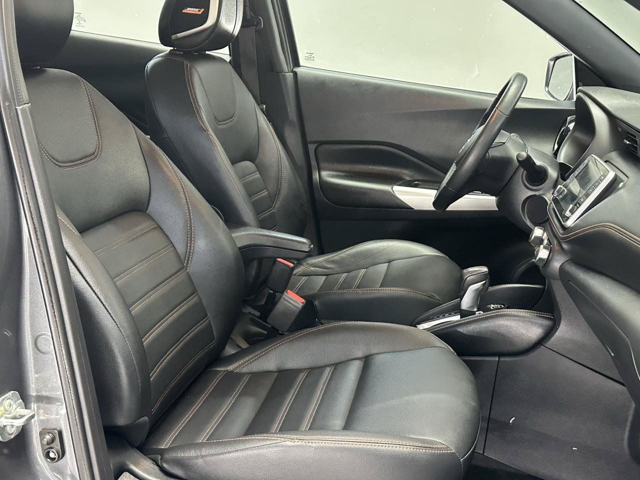 Used 2020 Nissan Kicks SR w/ SR Premium Package FWD image 15