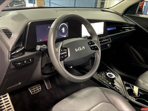 Used 2023 Kia Niro Wave w/ Wave Preserve Package FWD image 8