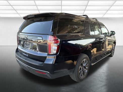 Used 2021 Chevrolet Suburban Z71 AWD/4WD image 2