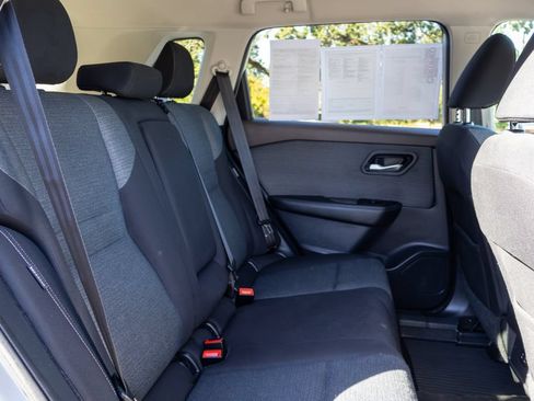 Used 2021 Nissan Rogue SV FWD image 13