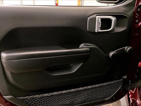 Used 2021 Jeep Wrangler Sport image 22