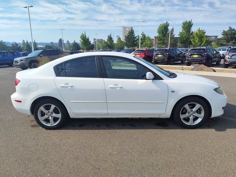 Used 2006 MAZDA MAZDA3 i Touring FWD image 2
