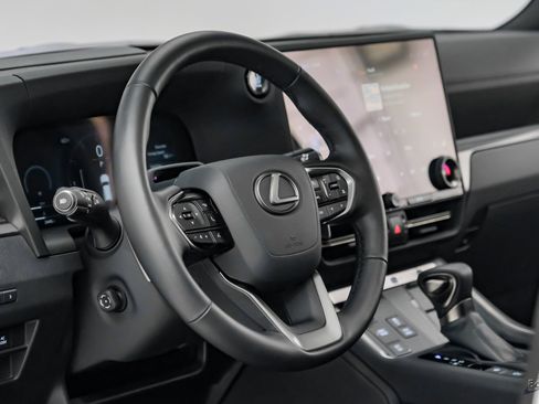 Used 2025 Lexus GX 550 image 42