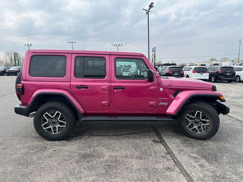 Used 2024 Jeep Wrangler Unlimited Sahara w/ Dual Top Group AWD/4WD image 5