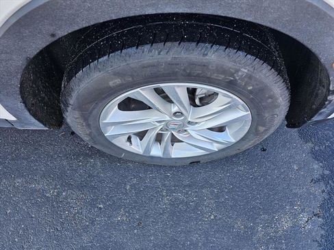 Used 2024 Buick Envista Preferred w/ Convenience I Package image 9