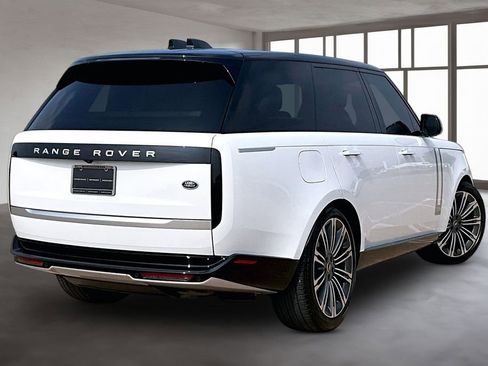 Used 2023 Land Rover Range Rover Autobiography AWD/4WD image 2