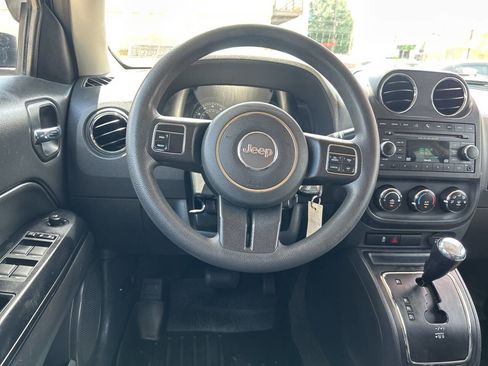 Used 2017 Jeep Patriot Sport w/ Power Value Group AWD/4WD image 31