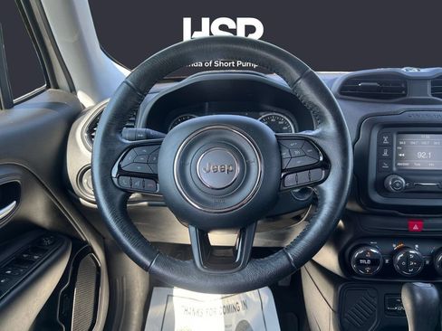 Used 2017 Jeep Renegade Altitude FWD image 12