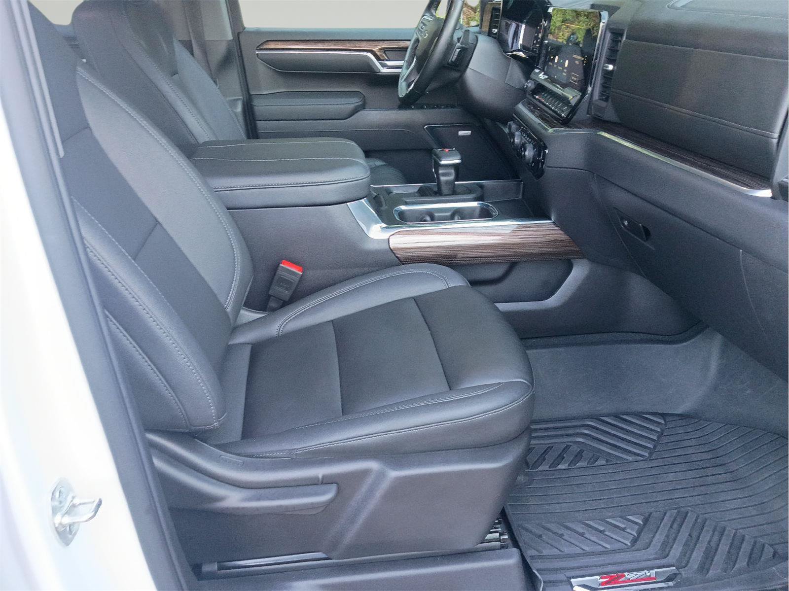 Used 2025 Chevrolet Silverado 1500 LT Trail Boss w/ LT Trail Boss Premium Package AWD/4WD image 33