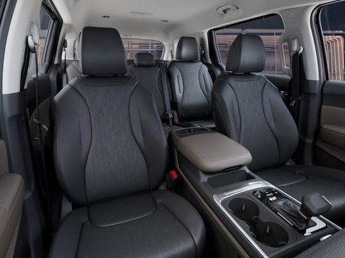 New 2026 Kia Carnival EX FWD image 16