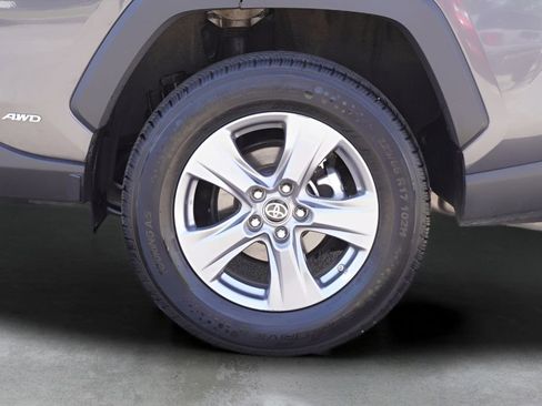 Used 2024 Toyota RAV4 LE AWD/4WD image 7