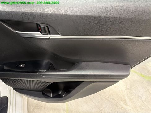 Used 2019 Toyota Camry SE FWD image 28