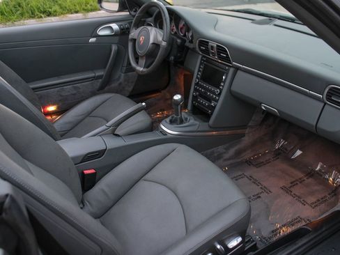 Used 2010 Porsche 911 Carrera S image 18