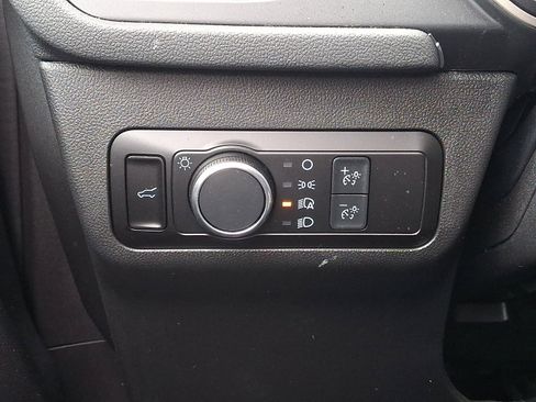 Certified 2022 Ford Escape SE w/ SE Sport Appearance Package image 34