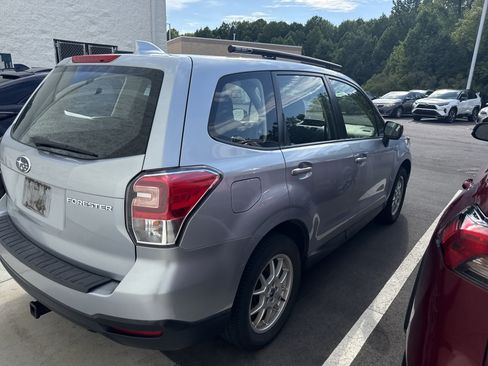 Used 2018 Subaru Forester 2.5i AWD/4WD image 40
