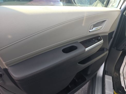 Used 2023 Toyota Sienna XLE image 16