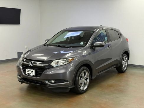 Used 2017 Honda HR-V EX image 4