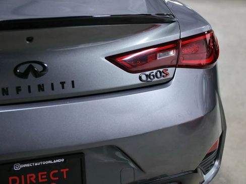 Used 2017 INFINITI Q60 Red Sport 400 image 17