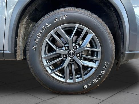Used 2024 Nissan Rogue S FWD image 9