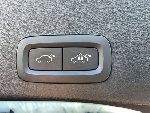 Certified 2023 Volvo XC40 Recharge Ultimate w/ Protection Package Premier AWD/4WD image 11