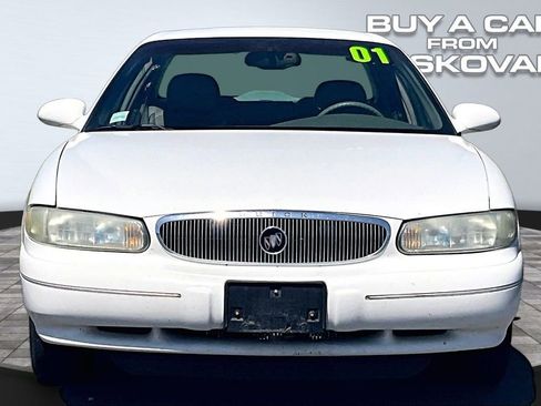 Used 2001 Buick Century Limited w/ Luxury Pkg FWD image 2