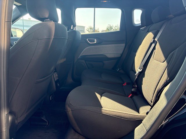 Used 2023 Jeep Compass Sport AWD/4WD image 27