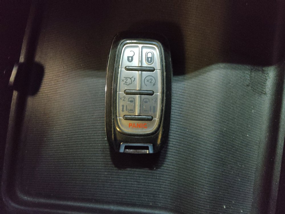 Used 2017 Chrysler Pacifica Limited FWD image 32