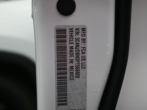 Used 2023 Jeep Compass Altitude image 17