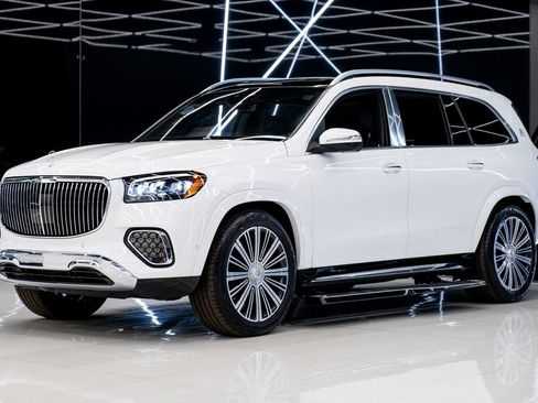 Used 2026 Mercedes-Benz Maybach GLS 600 4MATIC image 3