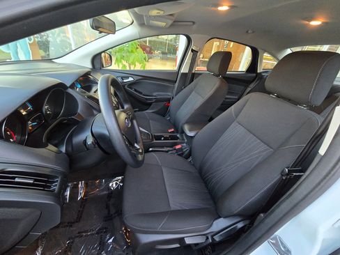 Used 2017 Ford Focus SE image 8