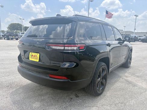 Used 2022 Jeep Grand Cherokee L Limited w/ Black Appearance Package RWD image 7