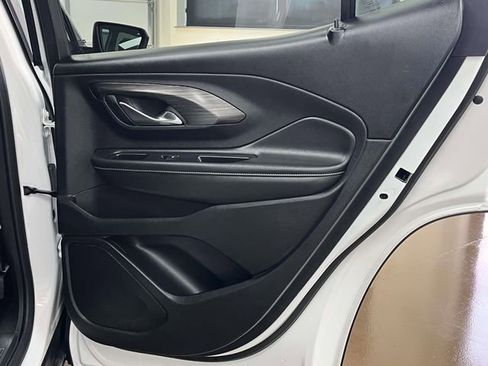 Used 2024 GMC Terrain SLE image 22