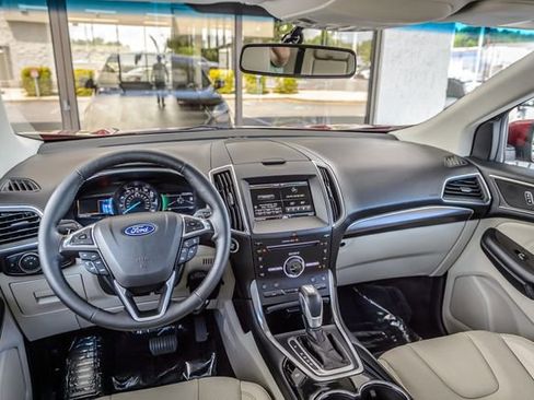 Used 2015 Ford Edge Titanium w/ Equipment Group 301A AWD/4WD image 25