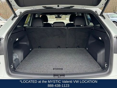 Certified 2025 Volkswagen Atlas Cross Sport SE w/ Black Wheel Package image 20