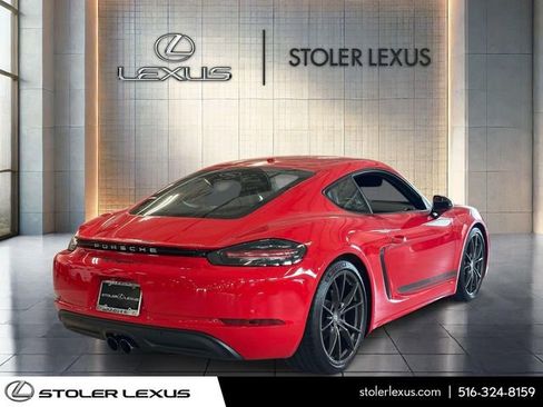 Used 2023 Porsche 718 Cayman RWD image 3