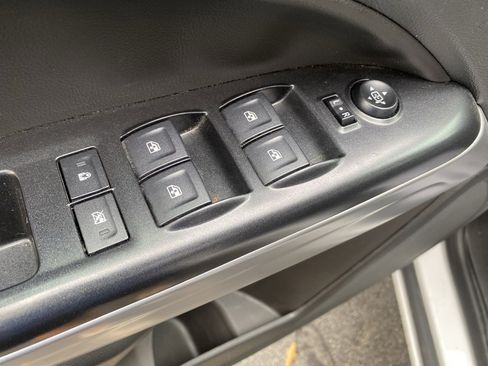 Used 2021 Chevrolet Colorado LT w/ LT Convenience Package image 13