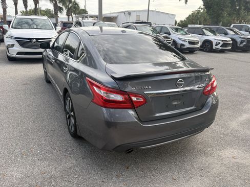 Used 2016 Nissan Altima 2.5 SL w/ 2.5 Technology w/LED Package FWD image 6