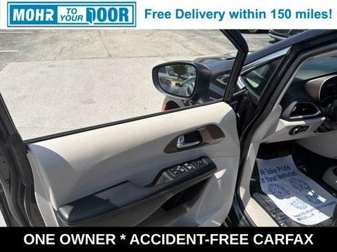 Used 2023 Chrysler Voyager LX FWD image 12