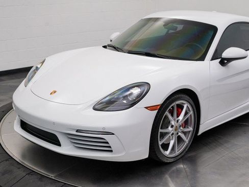 Used 2019 Porsche 718 Cayman S image 9