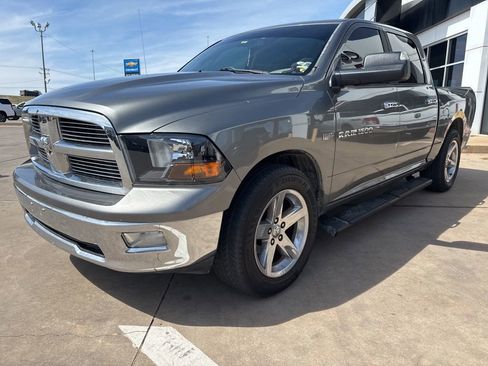 Used 2012 RAM 1500 Big Horn w/ Luxury Group image 2