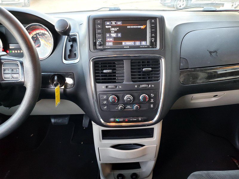Used 2018 Dodge Grand Caravan SE w/ UConnect Hands-Free Group FWD image 10