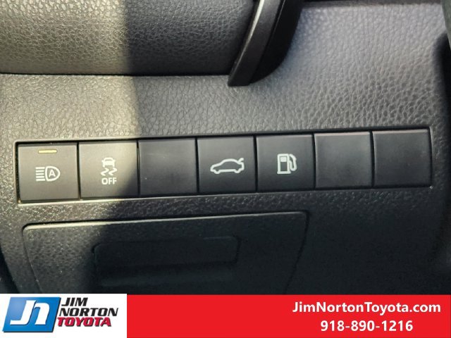 Used 2018 Toyota Camry SE w/ Moonroof Package FWD image 23
