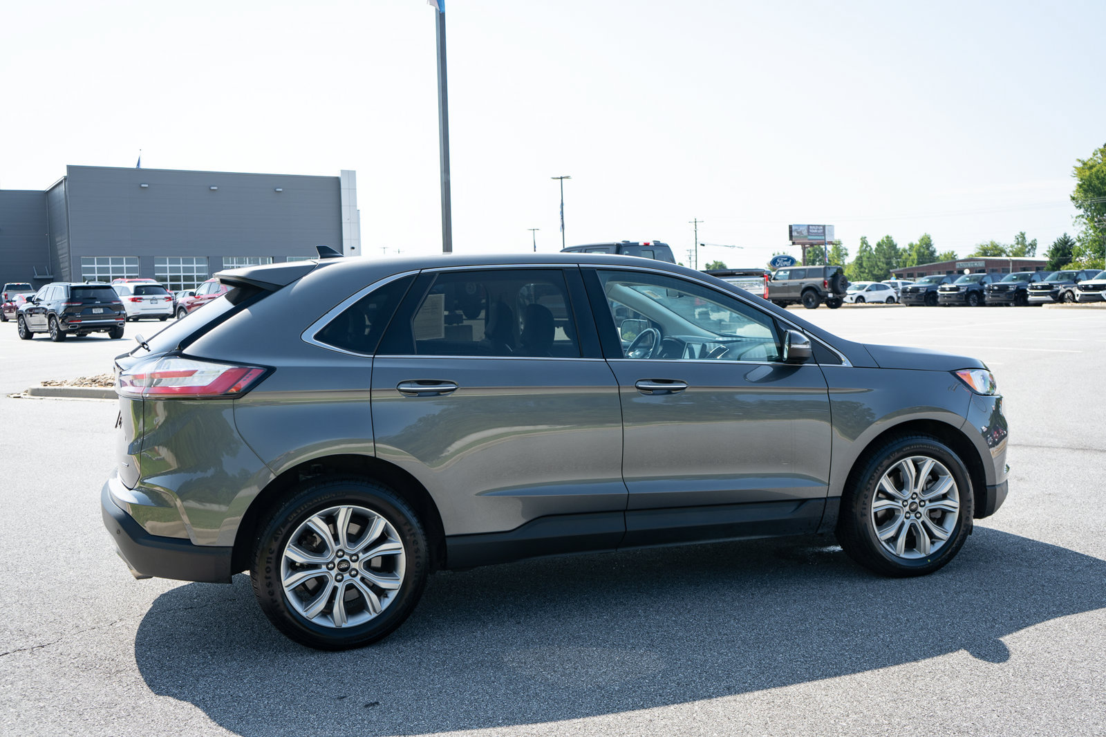 Used 2024 Ford Edge Titanium AWD/4WD image 10