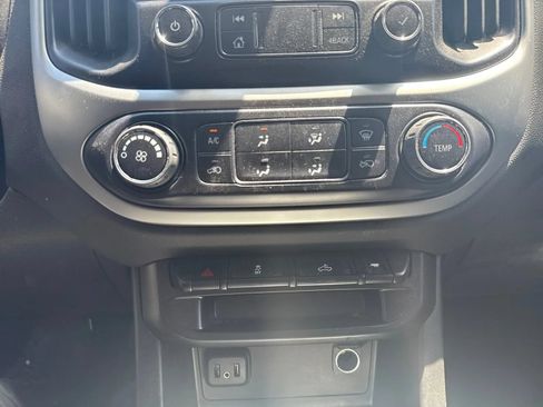 Used 2022 Chevrolet Colorado LT RWD image 19
