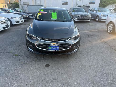 Used 2018 Chevrolet Malibu LT FWD image 4