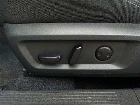 Used 2026 Nissan Rogue SV FWD image 11