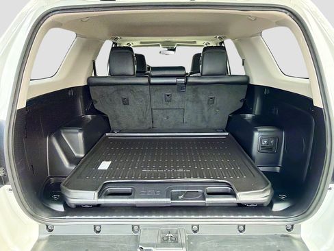 Used 2022 Toyota 4Runner Limited RWD image 11